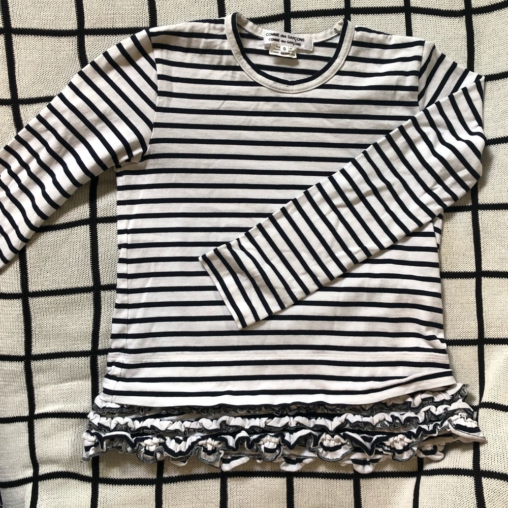 ⚡️COMME DES GARÇON ruffle hem top⚡️